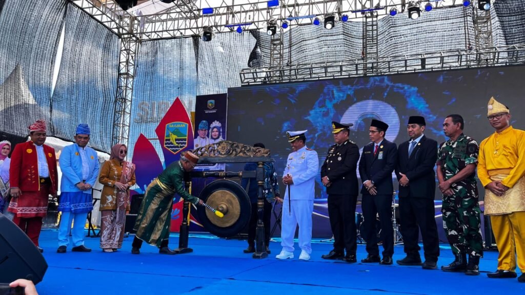 Peringati Hari Jadi ke-76, Bupati Muhammad Rusli Resmi Buka Saijaan Expo 2026 di Siring Laut