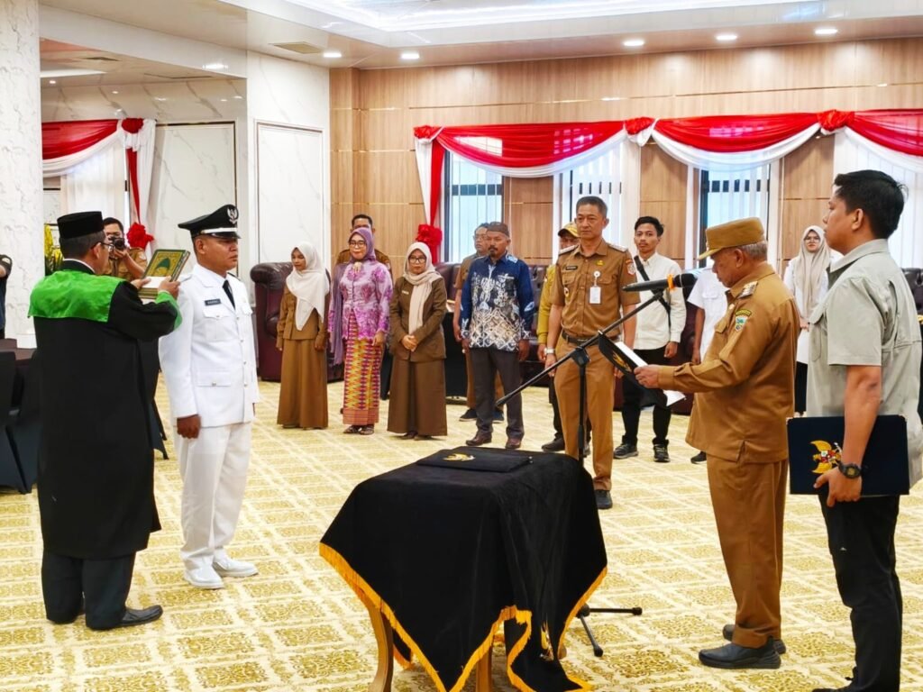 Bupati Muhammad Rusli Resmi Lantik Asrul Sebagai Kepala Desa Antar Waktu Desa Kalian
